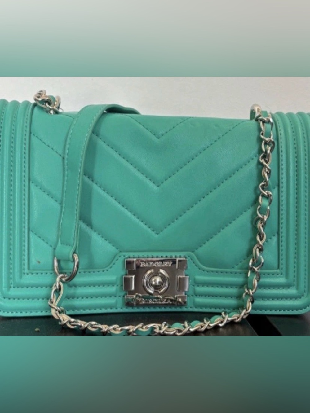 Badgley Mischka Nwt 11x7” Chic Turquoise Quilted Shoulder Bag